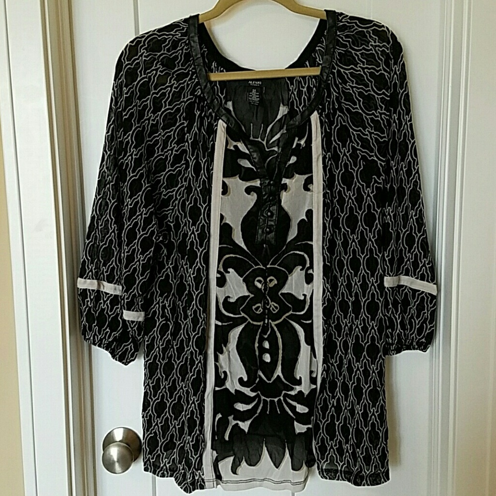 Alfani blouse Women's sz 3x Black patterned sheer blouse